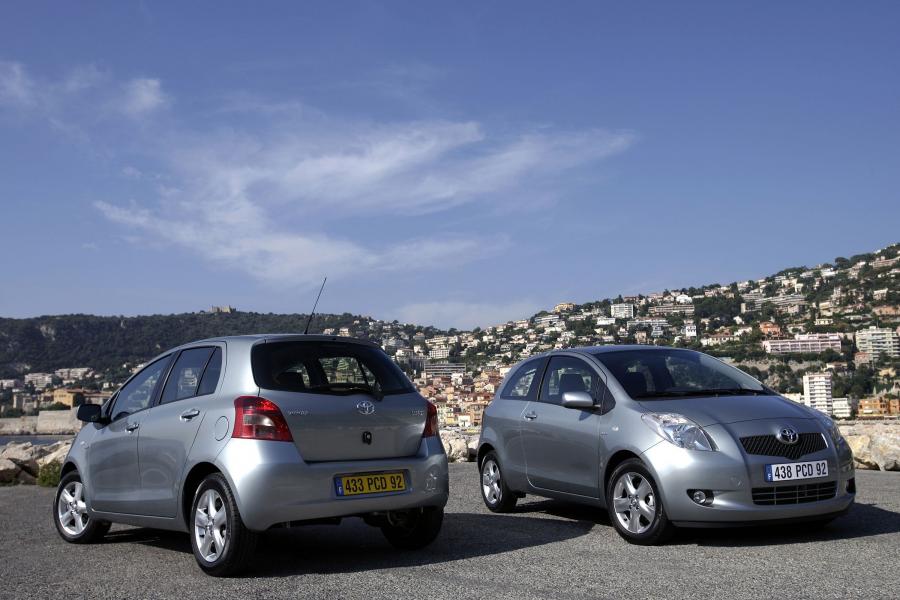  Toyota Yaris 2005 года  (фото 101 из 165)
